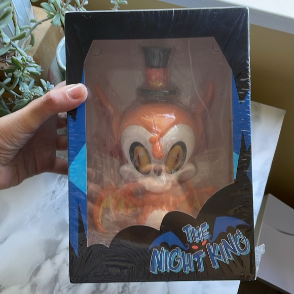Brandt peters Candy Corn NIGHT KING 8" vinyl figure from Cardboard Space… - Picture 8 of 8